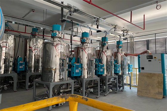 Sistema de alimentação centralizado plástico que transporta a mistura para o processamento do AUGE do PA do ANIMAL DE ESTIMAÇÃO