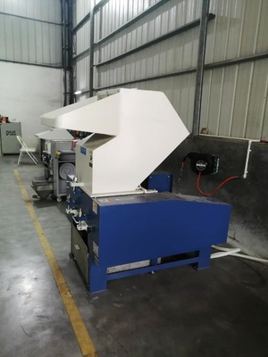 Máquina de reciclagem plástica do granulador de alta velocidade de aço do SUS para o corte dos defeitos
