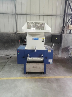 Máquina de reciclagem plástica do granulador de alta velocidade de aço do SUS para o corte dos defeitos