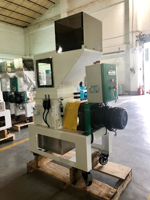 Defeitos plásticos industriais dos Sprues de Granulator For Plastic do moedor do triturador da velocidade lenta