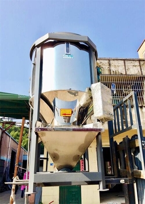 Máquina de mistura de secador de mistura de plástico com parafuso motorizado de 3,75 -7,5KW