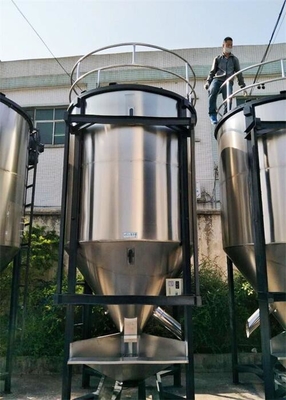 Misturador plástico vertical lustrado SUS da máquina de mistura semi automático para grânulo