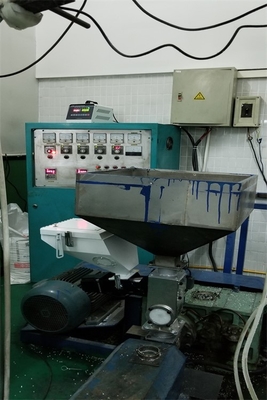 220V / unidade de dose volumétrico plástica de Masterbatch da máquina de mistura 380V