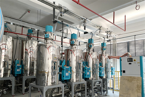 Sistema de alimentação material central vácuo plástico da modelação por injeção que transporta o sistema