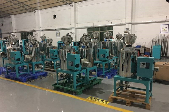 Transportando o sistema de alimentação centralizado material plástico para o processo da extrusão
