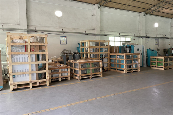 Controlador de temperatura de molde de tubo de cobre avançado para circulação de óleo de transferência de calor