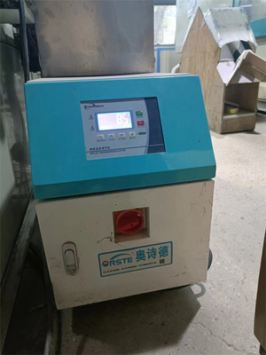 Controlador de temperatura do molde do tubo de cobre 50-180 graus C com 1-5 HP de potência de resfriamento e potência de bomba