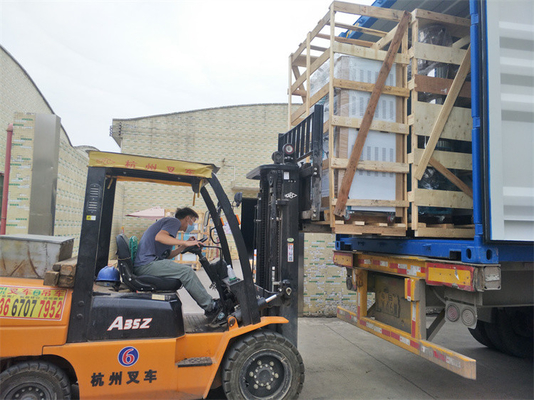 Equipamento de secador de plástico com desumidificador variável com capacidade para secar plásticos de 40 a 16 000 l